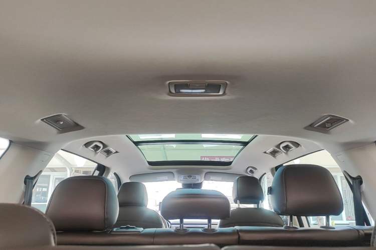 Used Roewe RX8 2018 30T Smart Connectivity All-Wheel Drive Supreme Edition Headliner