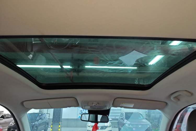Used Roewe RX8 2018 30T Smart Connectivity Two-Wheel Drive Supreme Edition Headliner