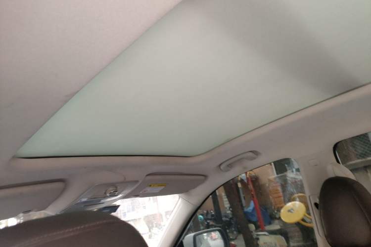Used Roewe RX8 2018 30T Smart Connectivity Two-Wheel Drive Flagship Edition Headliner