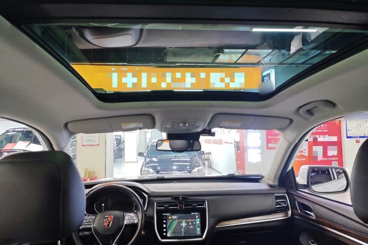 Used Roewe RX8 2018 30T Smart Connectivity All-Wheel Drive Supreme Edition Headliner