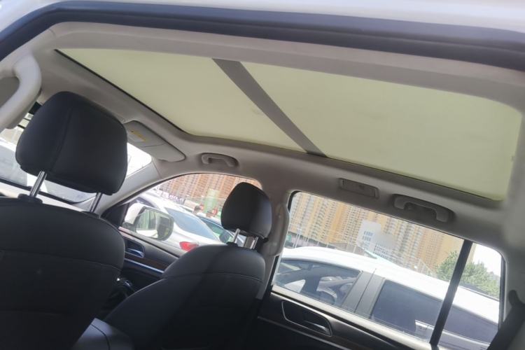 Used Roewe RX8 2018 30T Smart Connectivity Two-Wheel Drive Supreme Edition Headliner