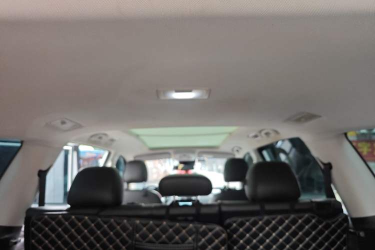 Used Roewe RX8 2018 30T Smart Connectivity Two-Wheel Drive Flagship Edition Headliner