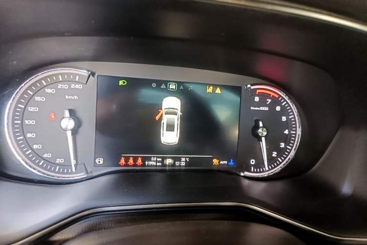 Used Roewe RX8 2018 30T Smart Connectivity All-Wheel Drive Supreme Edition Instrument Cluster