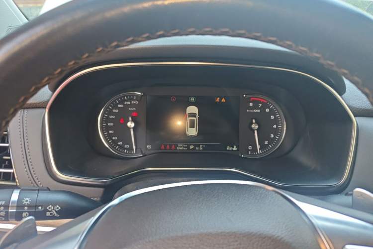 Used Roewe RX8 2018 30T Smart Connectivity All-Wheel Drive Supreme Edition Instrument Cluster