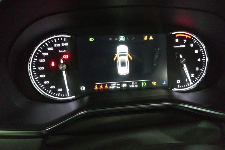 Used Roewe RX8 2018 30T Smart Connectivity Two-Wheel Drive Supreme Edition Instrument Cluster