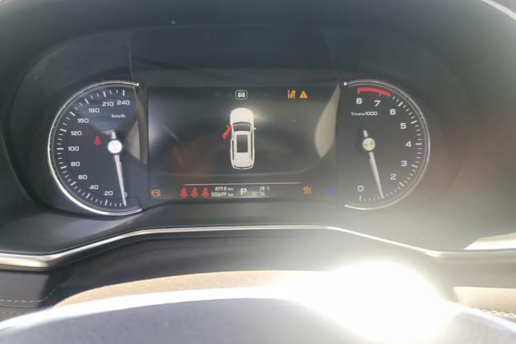 Used Roewe RX8 2018 30T Smart Connectivity Two-Wheel Drive Supreme Edition Instrument Cluster