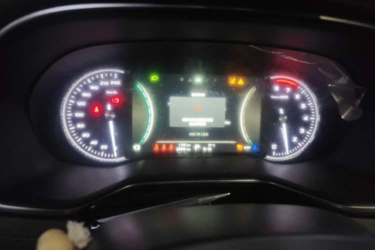 Used Roewe RX8 2018 30T Smart Connectivity Four-Wheel Drive Flagship Edition Instrument Cluster
