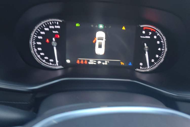 Used Roewe RX8 2018 30T Smart Connectivity Two-Wheel Drive Flagship Edition Instrument Cluster