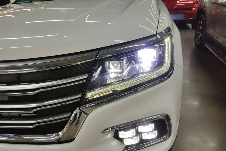 Used Roewe RX8 2018 30T Smart Connectivity Two-Wheel Drive Flagship Edition Left Front Headlight