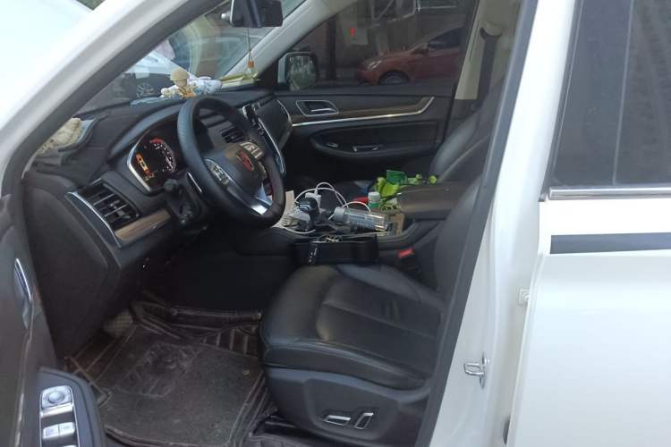 Used Roewe RX8 2018 30T Smart Connectivity Two-Wheel Drive Flagship Edition Left Front Seat