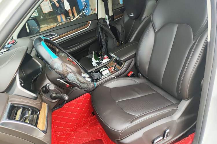 Used Roewe RX8 2018 30T Smart Connectivity Two-Wheel Drive Supreme Edition Left Front Seat