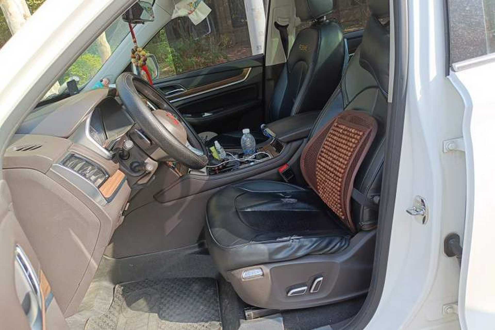 Used Roewe RX8 2018 30T Smart Connectivity All-Wheel Drive Supreme Edition Left Front Seat