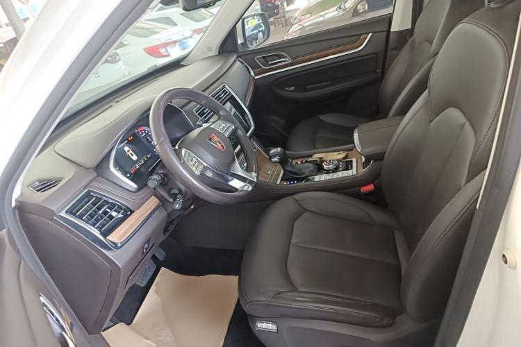 Used Roewe RX8 2018 30T Smart Connectivity All-Wheel Drive Supreme Edition Left Front Seat