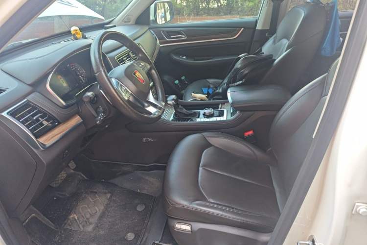 Used Roewe RX8 2018 30T Smart Connectivity All-Wheel Drive Supreme Edition Left Front Seat