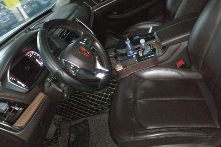 Used Roewe RX8 2018 30T Smart Connectivity Two-Wheel Drive Supreme Edition Left Front Seat