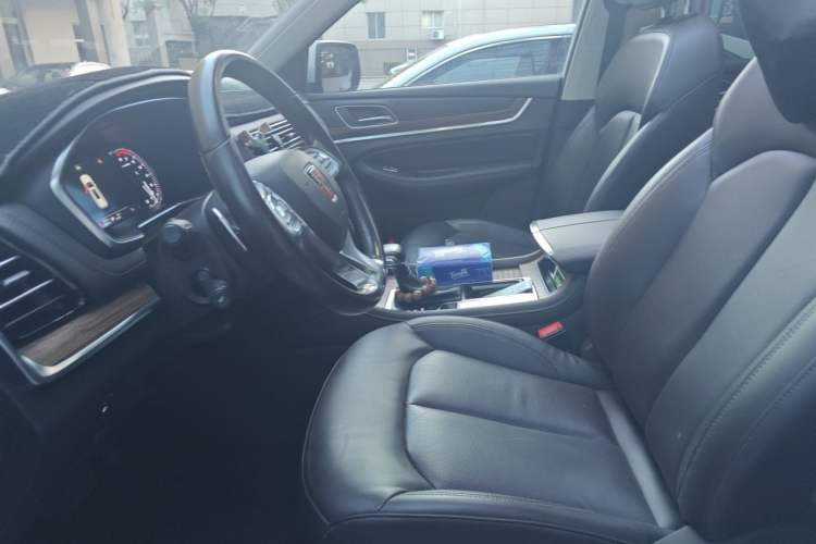 Used Roewe RX8 2018 30T Smart Connectivity Two-Wheel Drive Flagship Edition Left Front Seat