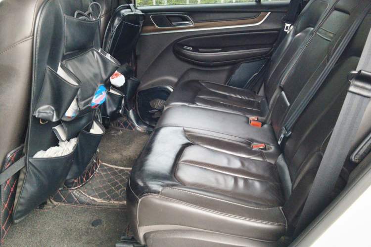 Used Roewe RX8 2018 30T Smart Connectivity All-Wheel Drive Supreme Edition Left Rear Seat