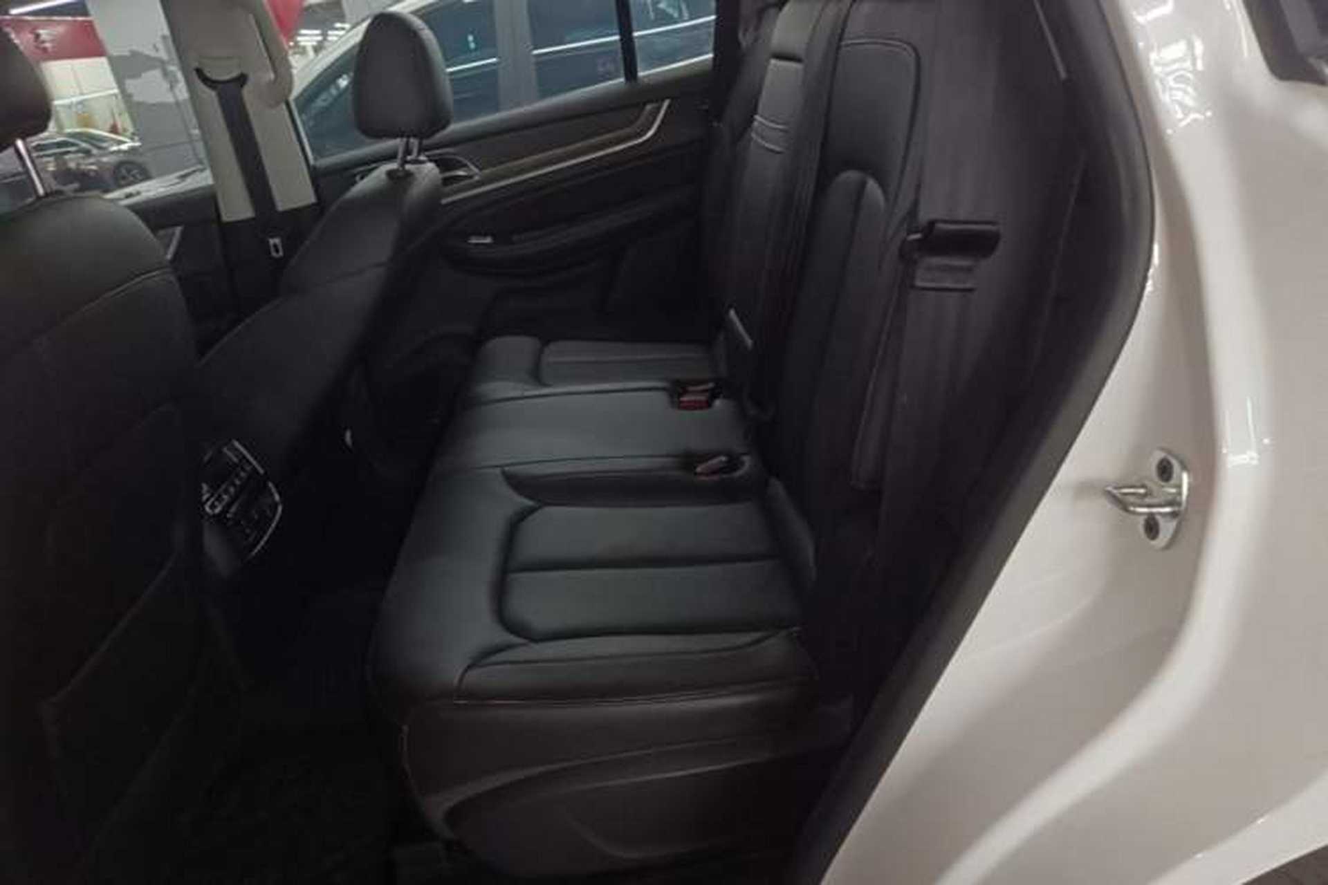 Used Roewe RX8 2018 30T Smart Connectivity Two-Wheel Drive Flagship Edition Left Rear Seat