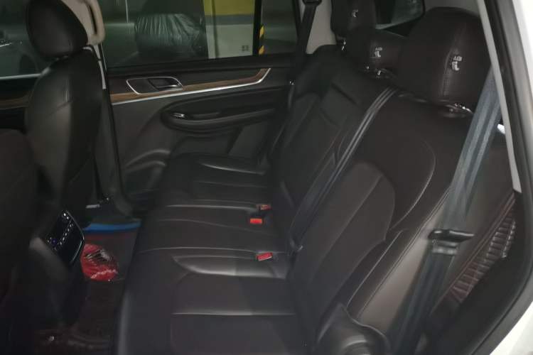 Used Roewe RX8 2018 30T Smart Connectivity Four-Wheel Drive Flagship Edition Left Rear Seat
