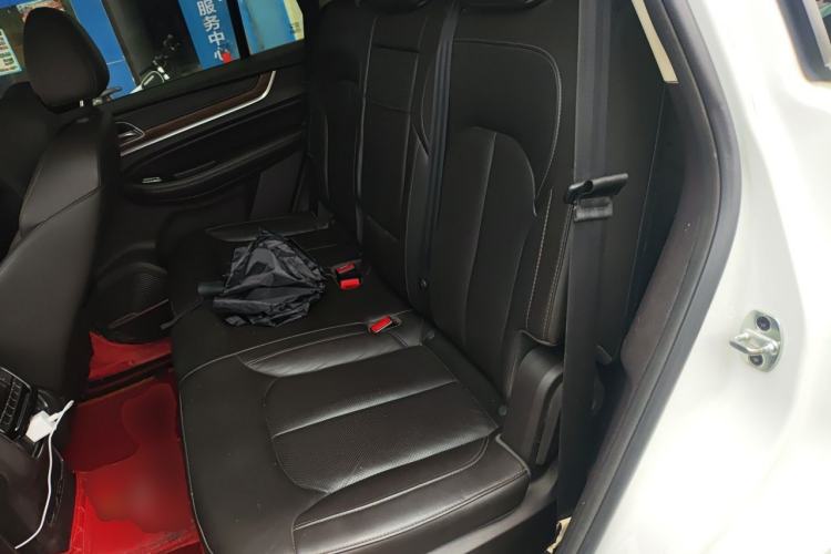 Used Roewe RX8 2018 30T Smart Connectivity Two-Wheel Drive Supreme Edition Left Rear Seat