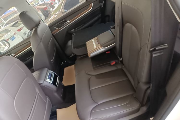 Used Roewe RX8 2018 30T Smart Connectivity All-Wheel Drive Supreme Edition Left Rear Seat