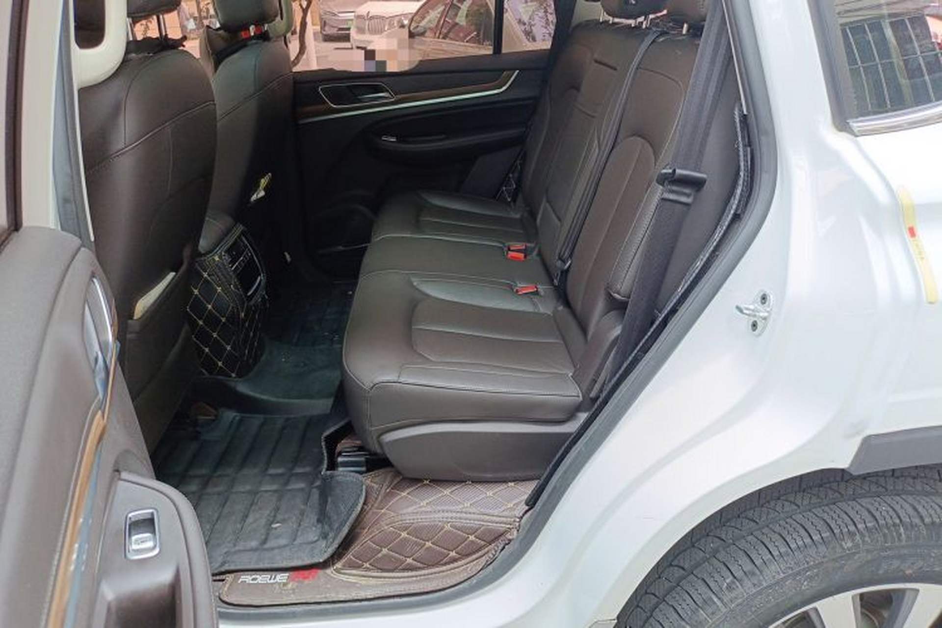 Used Roewe RX8 2018 30T Smart Connectivity Two-Wheel Drive Flagship Edition Left Rear Seat