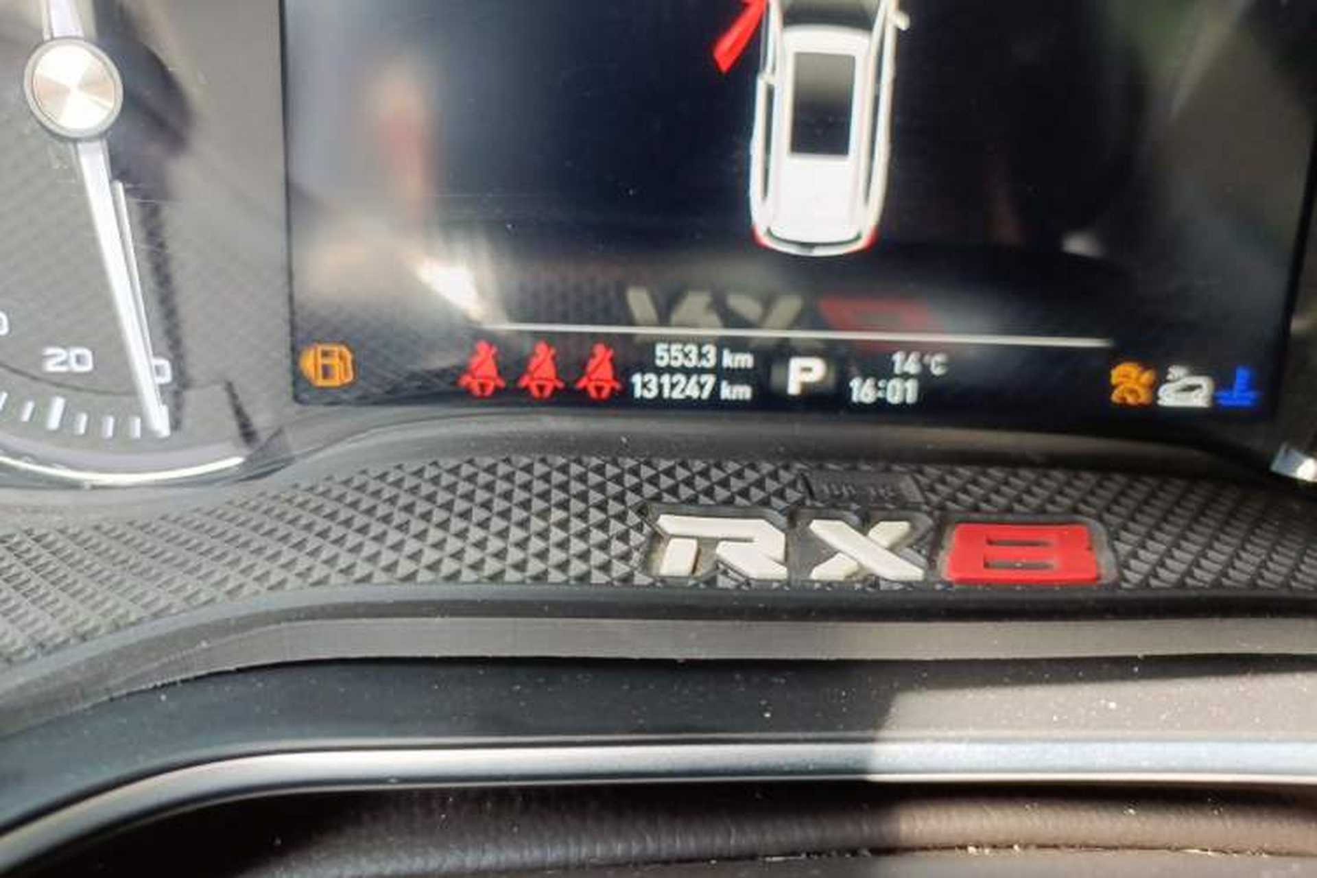 Used Roewe RX8 2018 30T Smart Connectivity All-Wheel Drive Supreme Edition Odometer Close Up