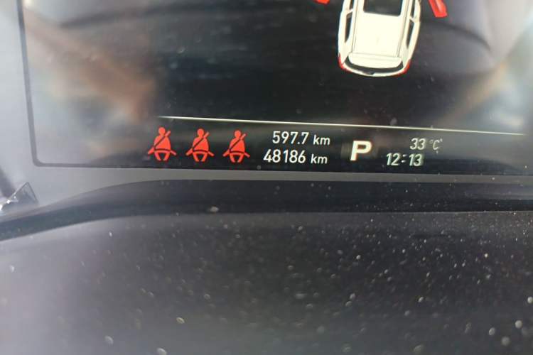 Used Roewe RX8 2018 30T Smart Connectivity Two-Wheel Drive Flagship Edition Odometer Close Up