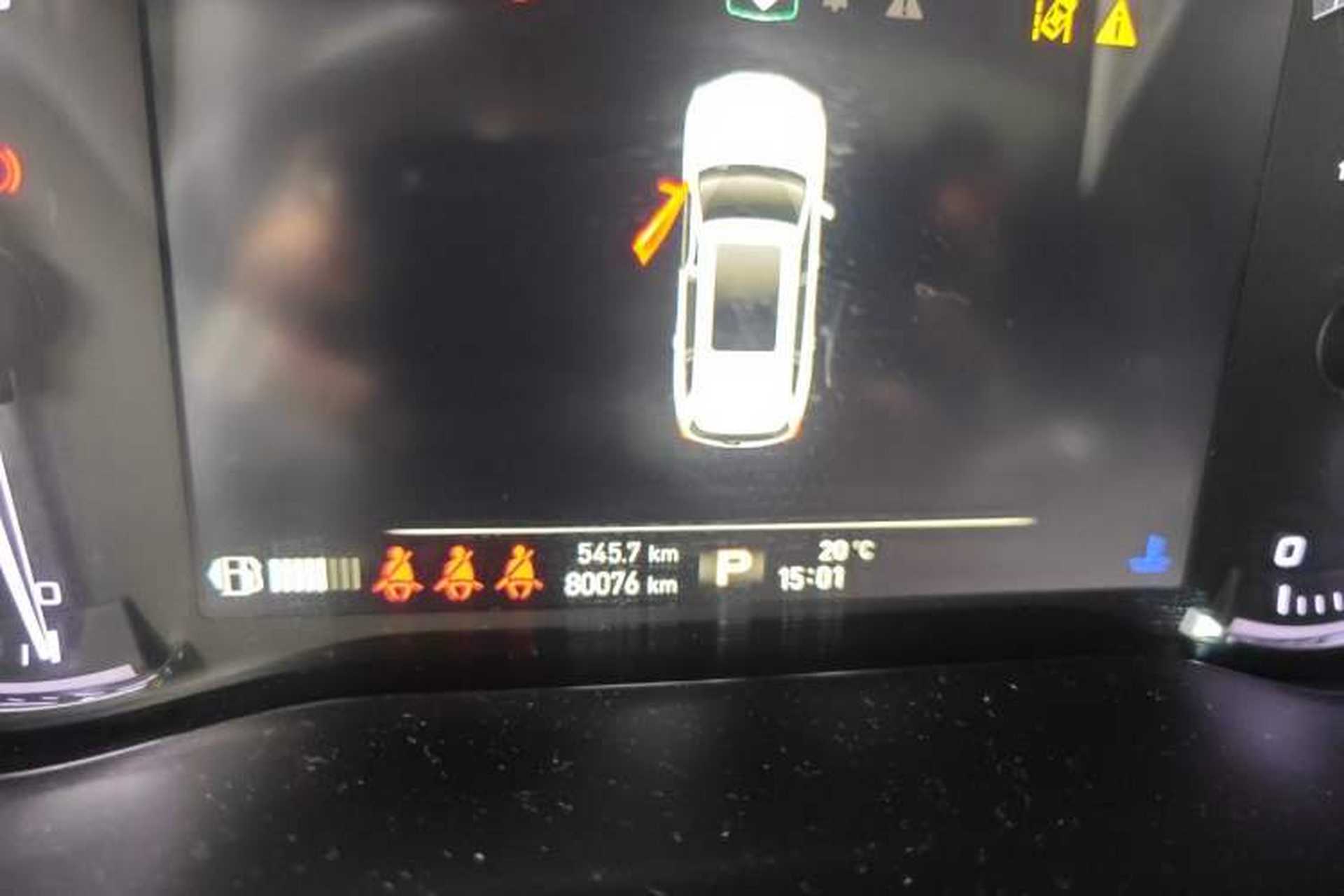 Used Roewe RX8 2018 30T Smart Connectivity Two-Wheel Drive Flagship Edition Odometer Close Up