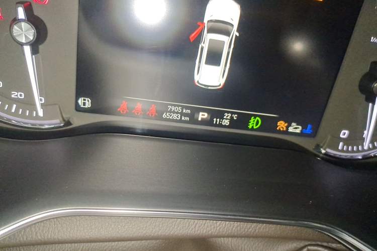 Used Roewe RX8 2018 30T Smart Connectivity All-Wheel Drive Supreme Edition Odometer Close Up