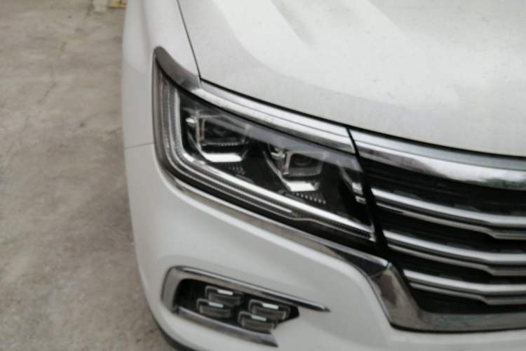 Used Roewe RX8 2018 30T Smart Connectivity Two-Wheel Drive Supreme Edition Right Front Headlight