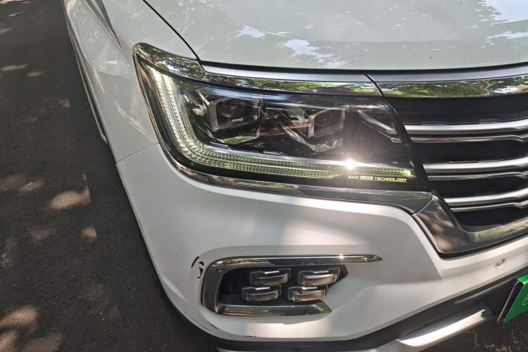 Used Roewe RX8 2018 30T Smart Connectivity Two-Wheel Drive Flagship Edition Right Front Headlight
