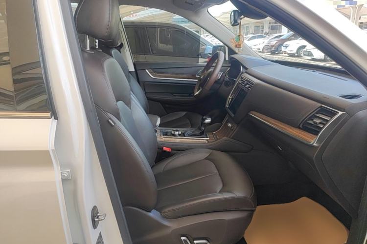 Used Roewe RX8 2018 30T Smart Connectivity All-Wheel Drive Supreme Edition Right Front Seat