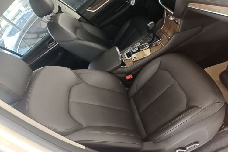 Used Roewe RX8 2018 30T Smart Connectivity All-Wheel Drive Supreme Edition Right Front Seat