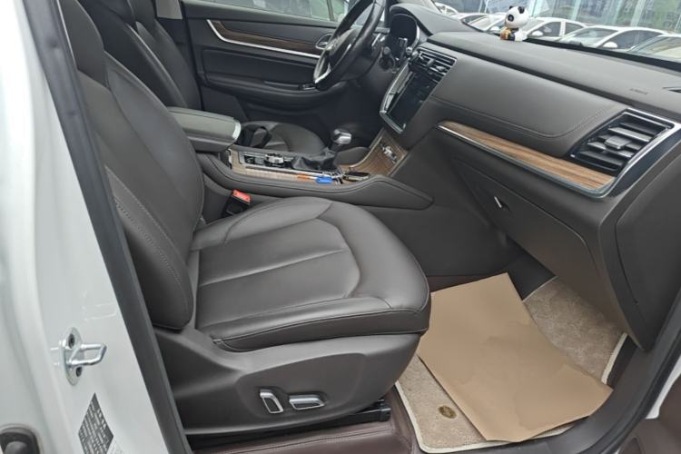 Used Roewe RX8 2018 30T Smart Connectivity All-Wheel Drive Supreme Edition Right Front Seat