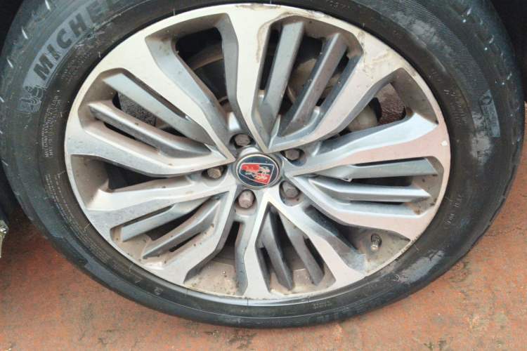 Used Roewe RX8 2018 30T Smart Connectivity All-Wheel Drive Supreme Edition Right Front Wheel Hub