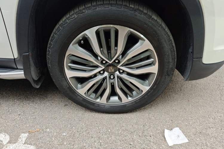 Used Roewe RX8 2018 30T Smart Connectivity All-Wheel Drive Supreme Edition Right Front Wheel Hub