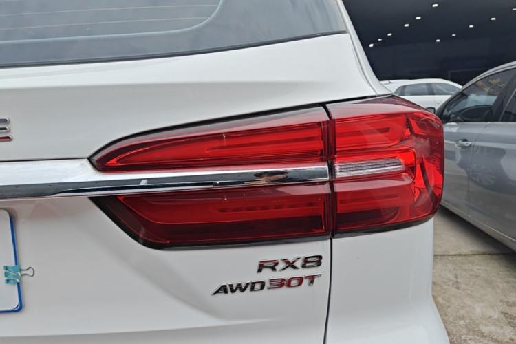 Used Roewe RX8 2018 30T Smart Connectivity All-Wheel Drive Supreme Edition Right Rear Taillight