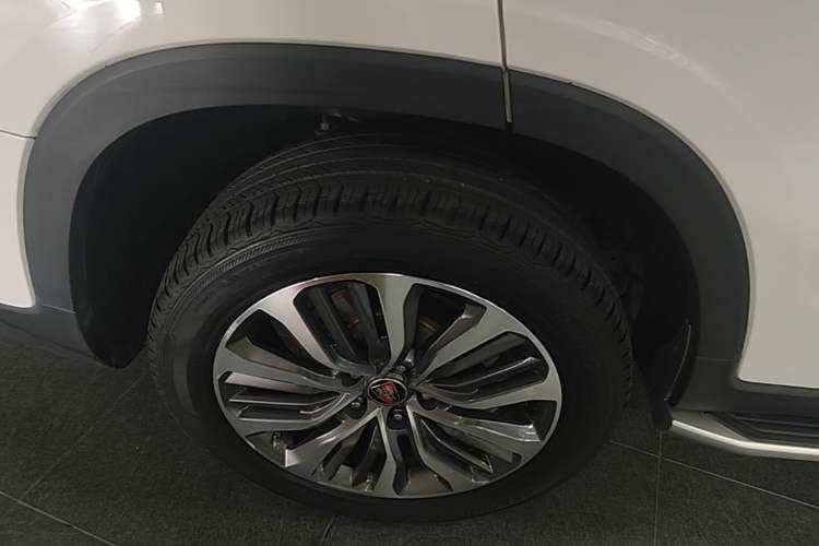 Used Roewe RX8 2018 30T Smart Connectivity All-Wheel Drive Supreme Edition Right Rear Wheel Hub