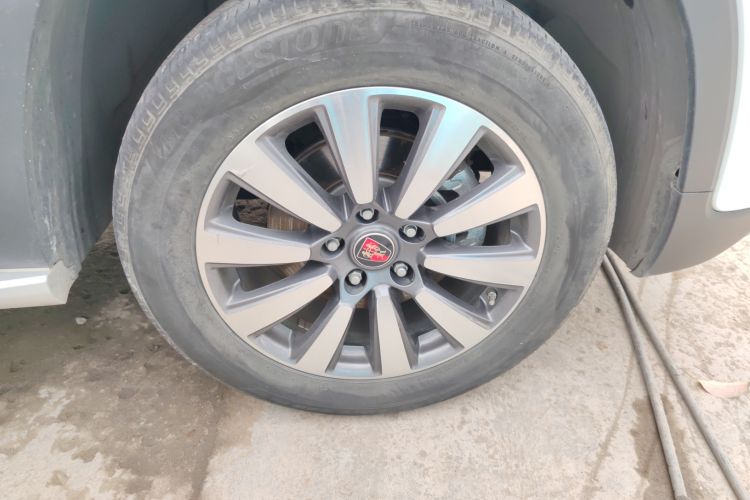 Used Roewe RX8 2018 30T Two-Wheel Drive Flagship Edition Right Rear Wheel Hub