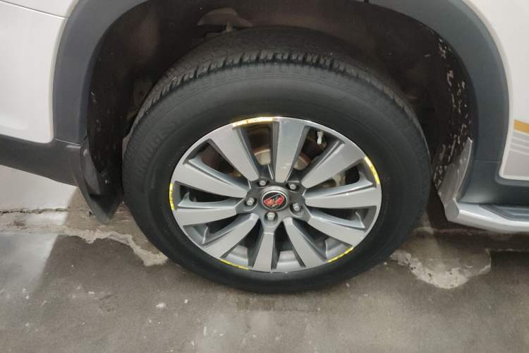 Used Roewe RX8 2018 30T Smart Connectivity Two-Wheel Drive Flagship Edition Right Rear Wheel Hub
