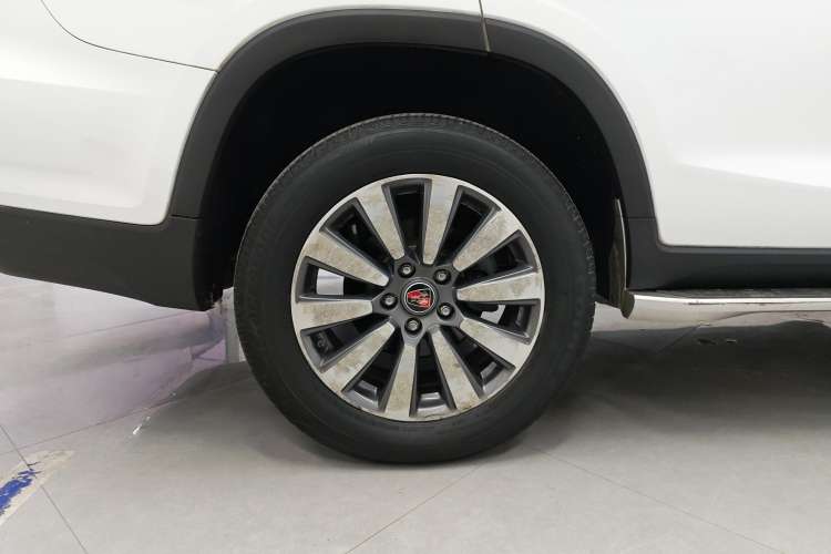 Used Roewe RX8 2018 30T Smart Connectivity Two-Wheel Drive Flagship Edition Right Rear Wheel Hub