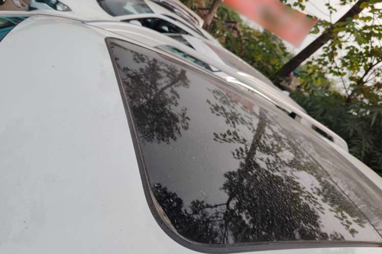 Used Roewe RX8 2018 30T Two-Wheel Drive Flagship Edition Roof