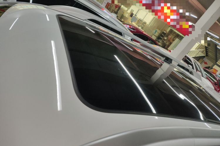 Used Roewe RX8 2018 30T Smart Connectivity Two-Wheel Drive Flagship Edition Roof