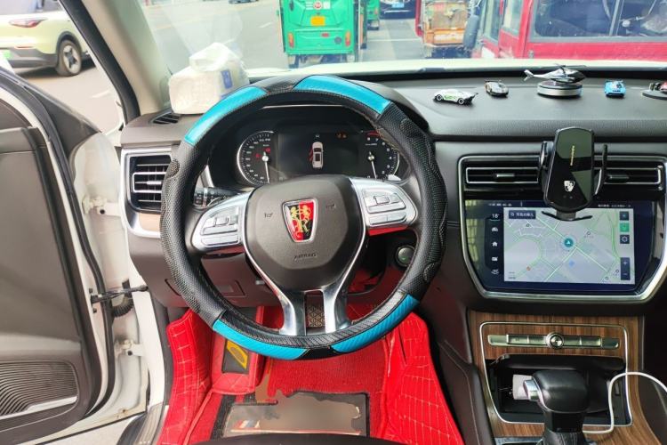 Used Roewe RX8 2018 30T Smart Connectivity Two-Wheel Drive Supreme Edition Steering Wheel