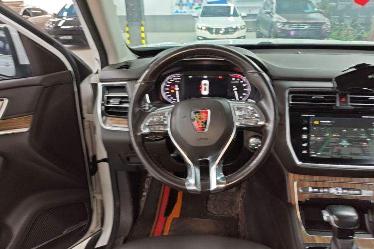 Used Roewe RX8 2018 30T Smart Connectivity Two-Wheel Drive Supreme Edition Steering Wheel