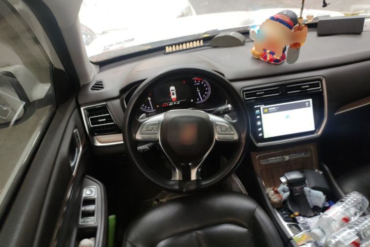 Used Roewe RX8 2018 30T Smart Connectivity Two-Wheel Drive Flagship Edition Steering Wheel