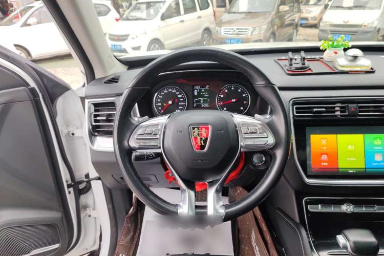 Used Roewe RX8 2018 30T Two-Wheel Drive Flagship Edition Steering Wheel