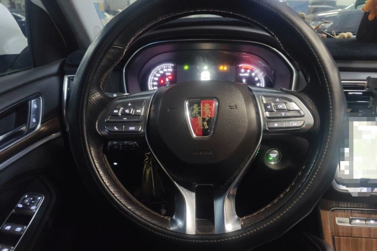 Used Roewe RX8 2018 30T Smart Connectivity Four-Wheel Drive Flagship Edition Steering Wheel