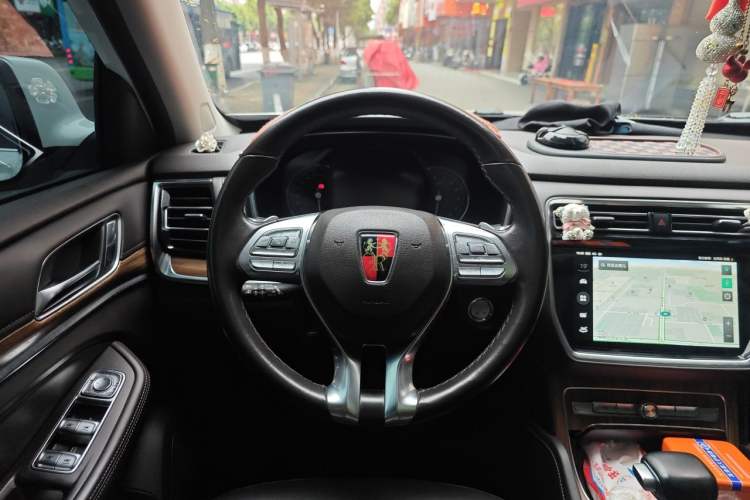Used Roewe RX8 2018 30T Smart Connectivity Two-Wheel Drive Flagship Edition Steering Wheel